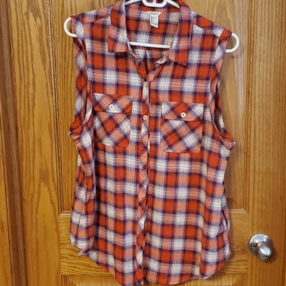 Sleeveless plaid tshirt